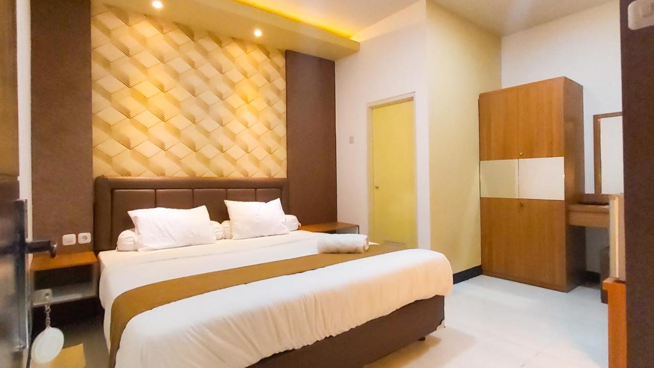 Merr 57 Surabaya Exterior photo